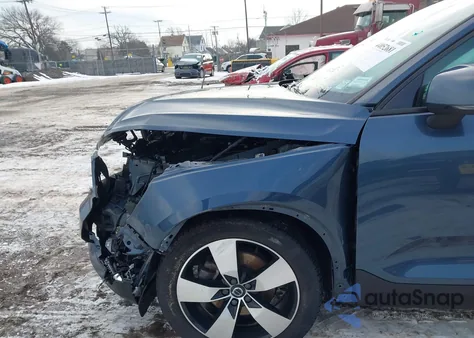 2021 Volvo Xc40 T5 Momentum from USA, damaged, VIN YV4162UK4M2428218